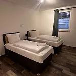 Apartamento 4 Apartment, Parkplatz & Garten, Nah A10, Berlin *